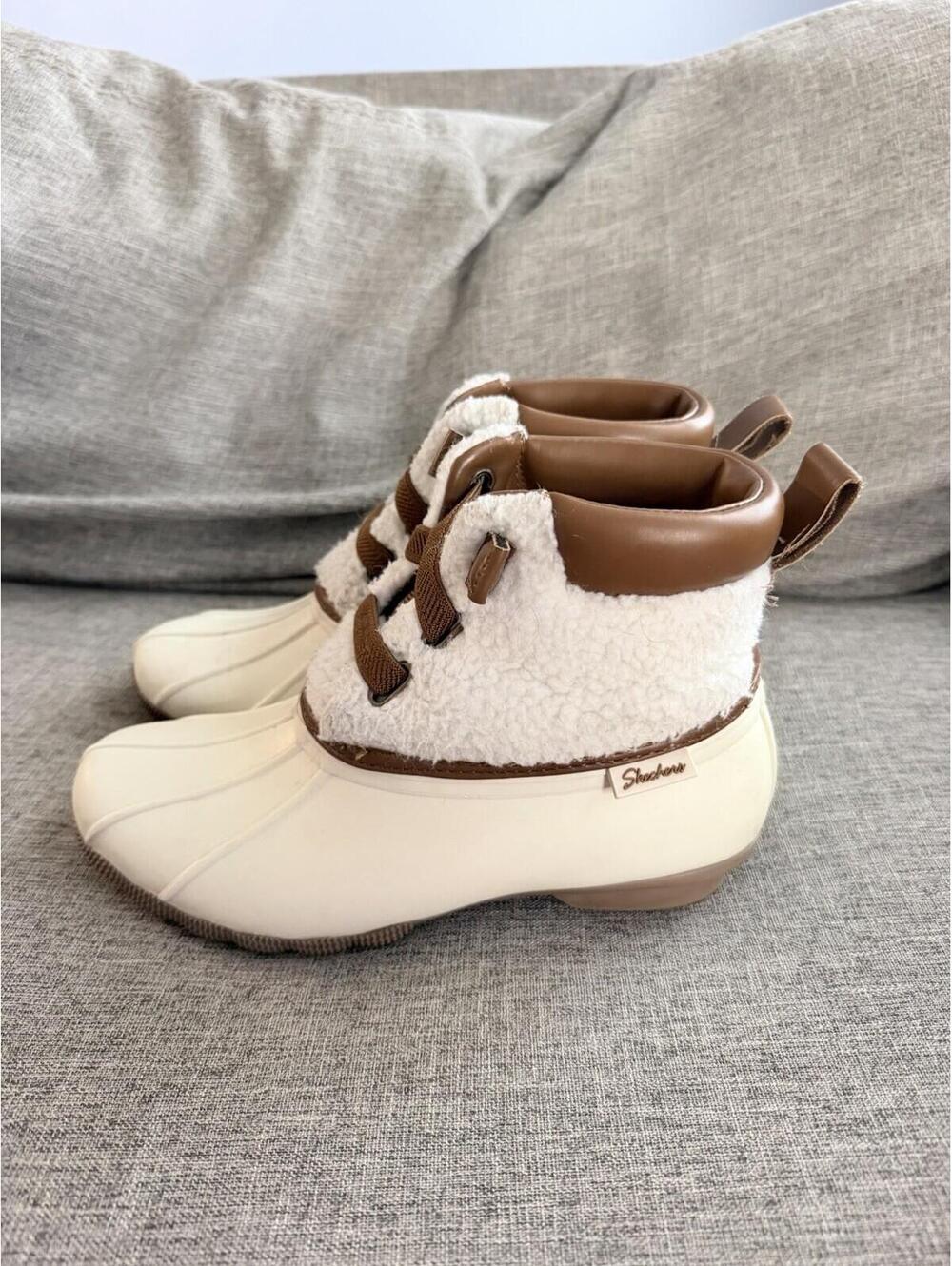 Skechers Pond Sherpa Snuggle Womens Size 7 Natural Waterproof Duck Boots
